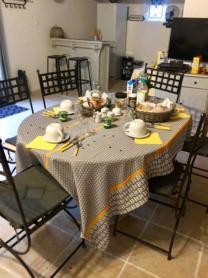 Le Grand Coudreau Bed & Breakfast Nazelles-Negron Ngoại thất bức ảnh